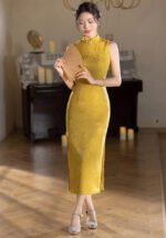 2026 Golden Jacquard Cheongsam Dress - Elegant Sleeveless Qipao
